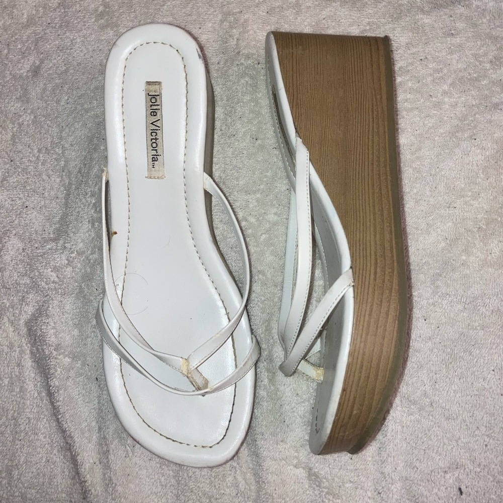 Wedge sandals || vintage